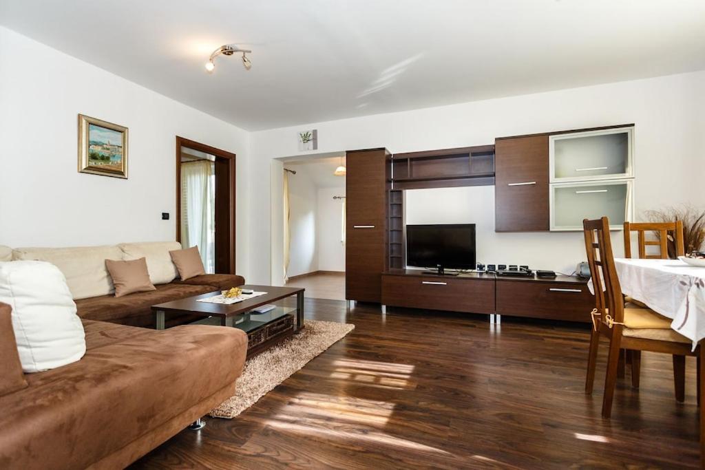 Premium Apartment Near Center And Beach With Parking Krk Town Kültér fotó